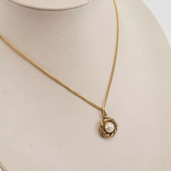 Authentic CHANEL Faux Pearl Pendant Necklace - Picture 2 of 13